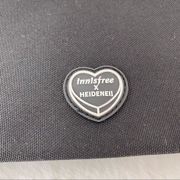 Innisfree x Heidenei Black Cosmetic Travel Bag - Picture 4 of 11